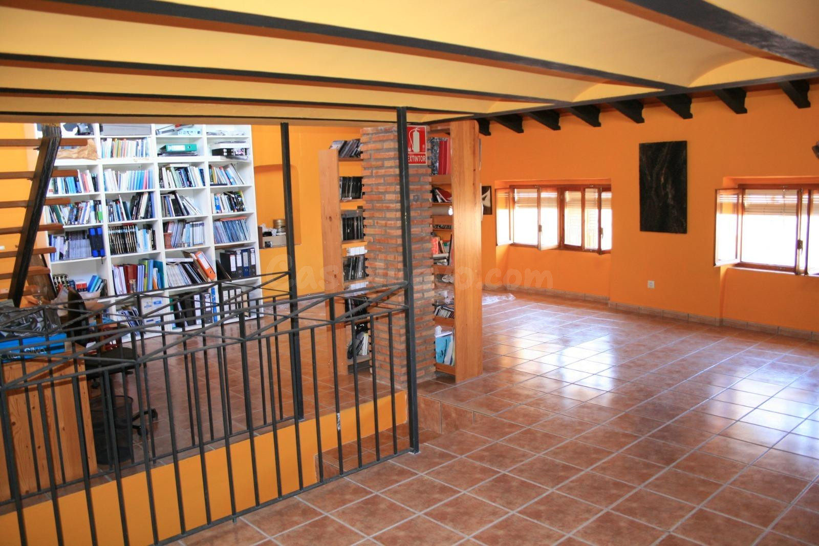 EN EL PUEBLO DE BIAR, ENCANTADORA CASA REFORMADA Y CON LICEN - foto 4