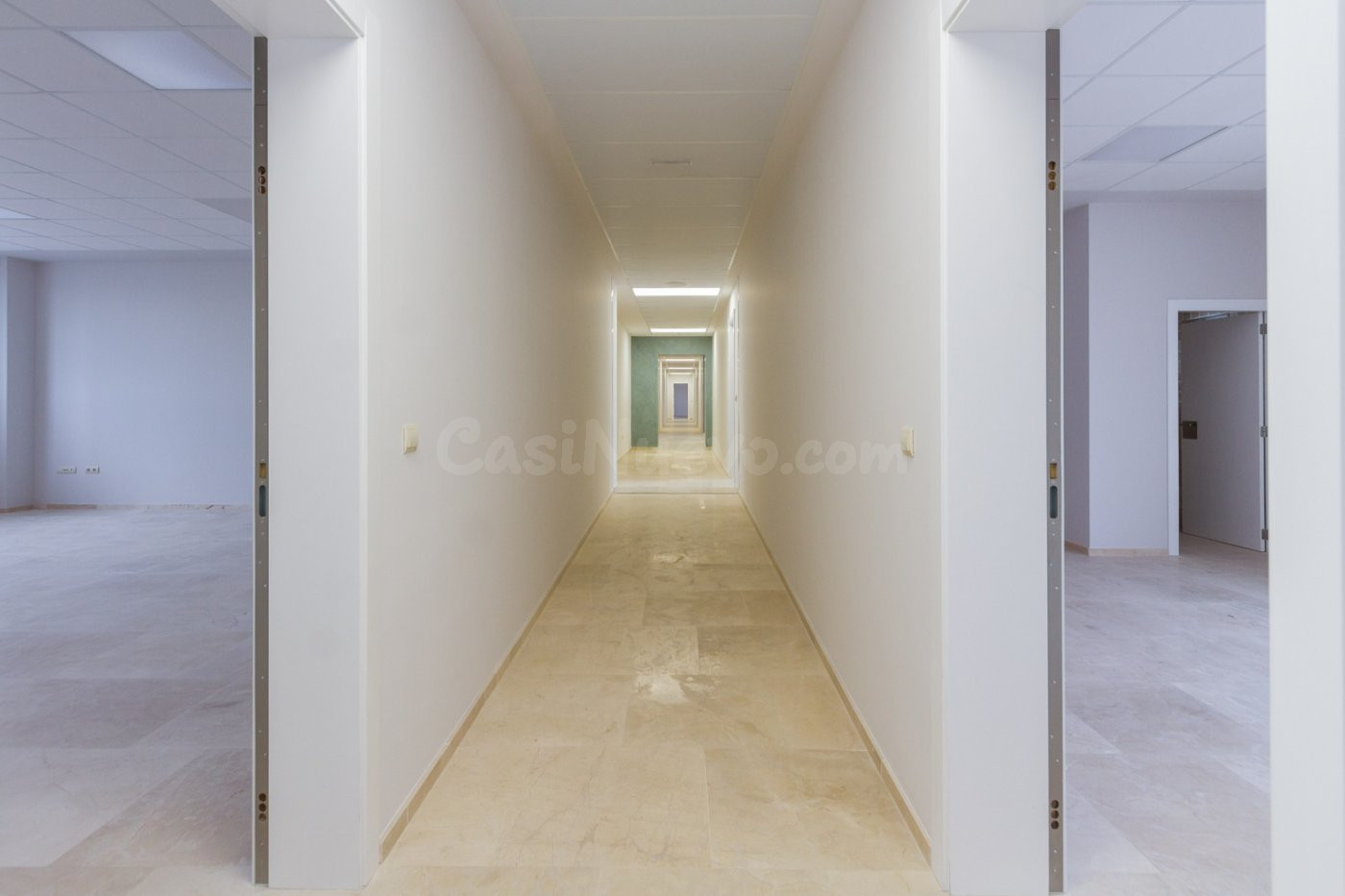 El local ideal para tu negocio enfrente del nuevo Hospital c - foto 3