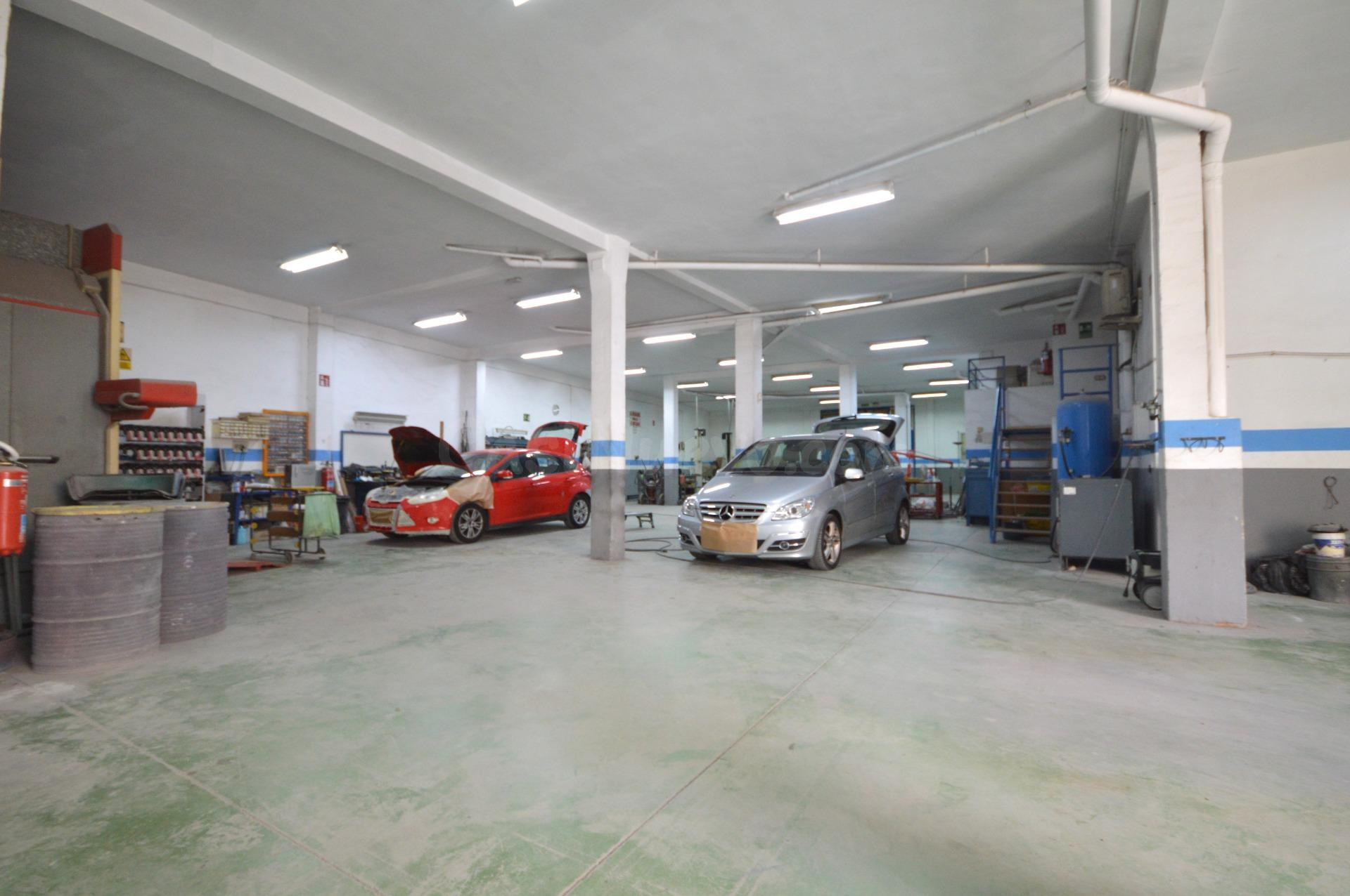 LOCAL COMERCIAL EN VENTA, URB. MEDITERANEO