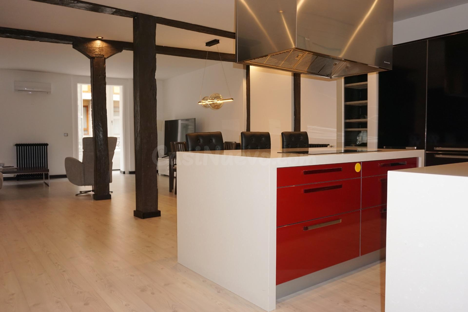 EXCLUSIVA VIVIENDA TOTALMENTE REFORMADA EN LA CALLE SAN ANTO
