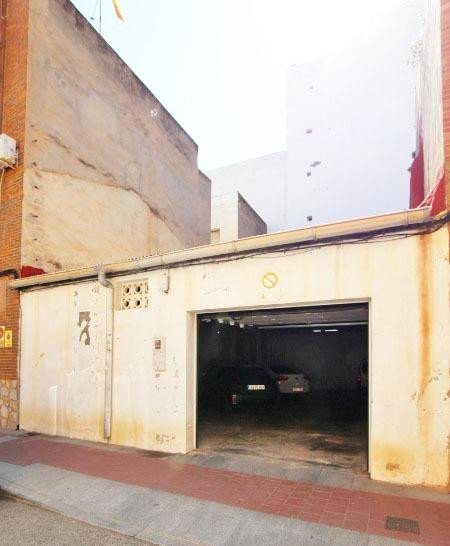 Se vende solar para edificación en pleno centro de Guardamar