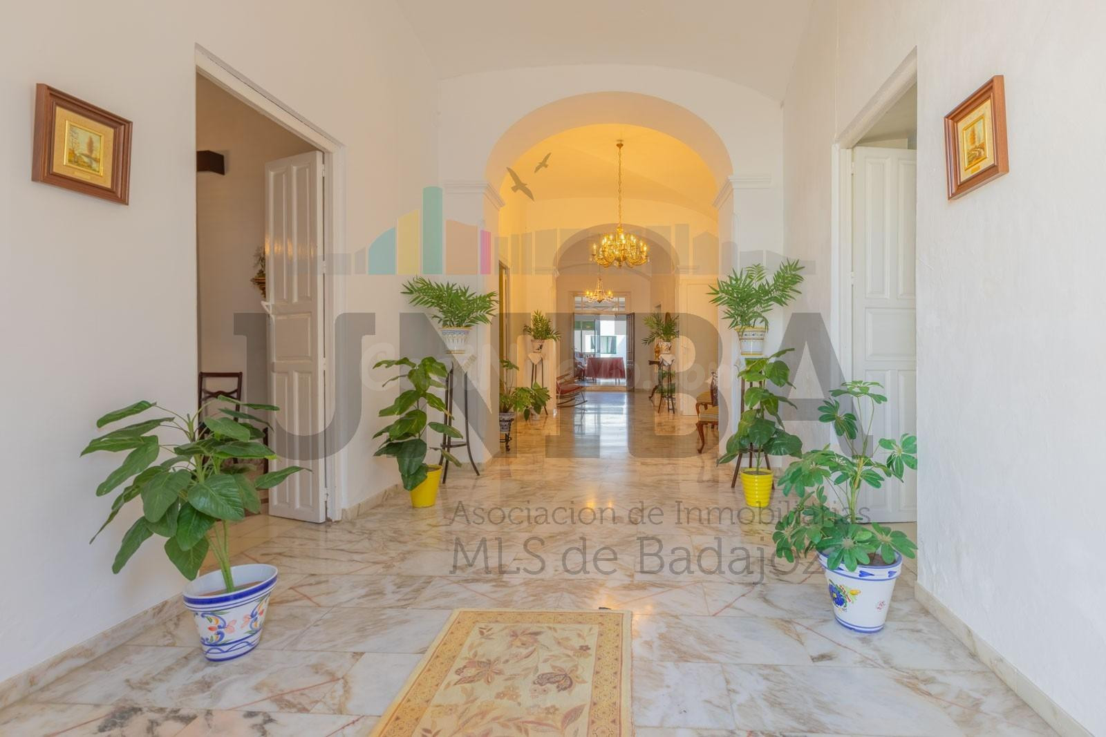 ESPECTACULAR CASA EN TALAVERA LA REAL