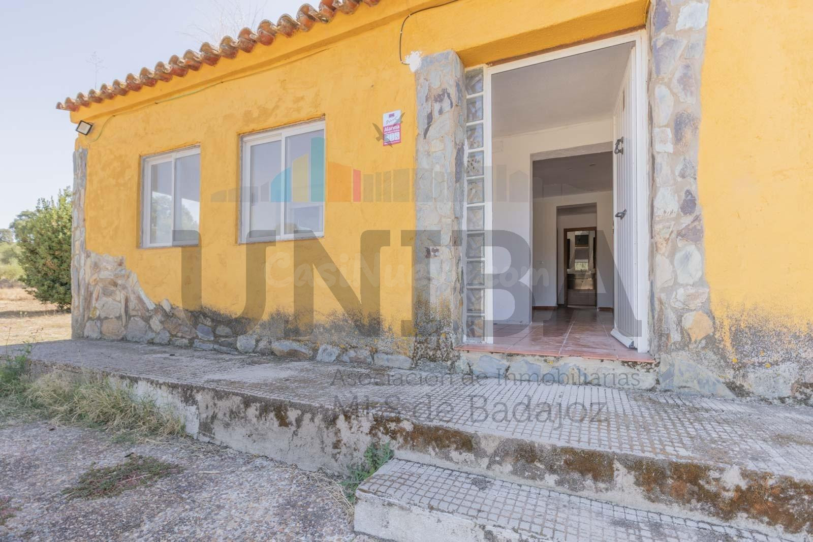 PARCELA CON CHALET Y PISCINA EN UN PARAJE MUY TRANQUILO - foto 3