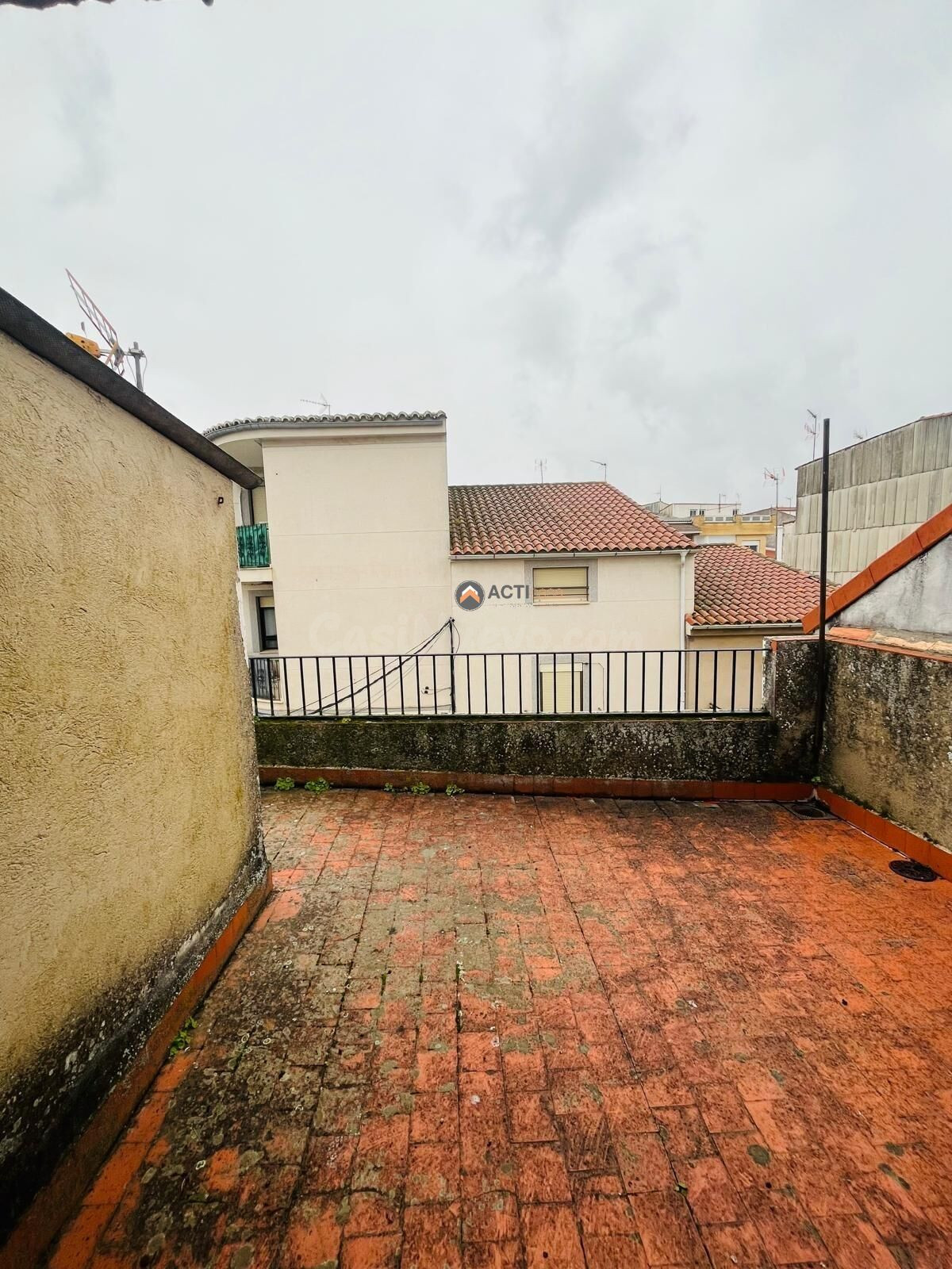 VENTA DE CASA A REFORMAR EN CASAR DE CACERES - foto 2