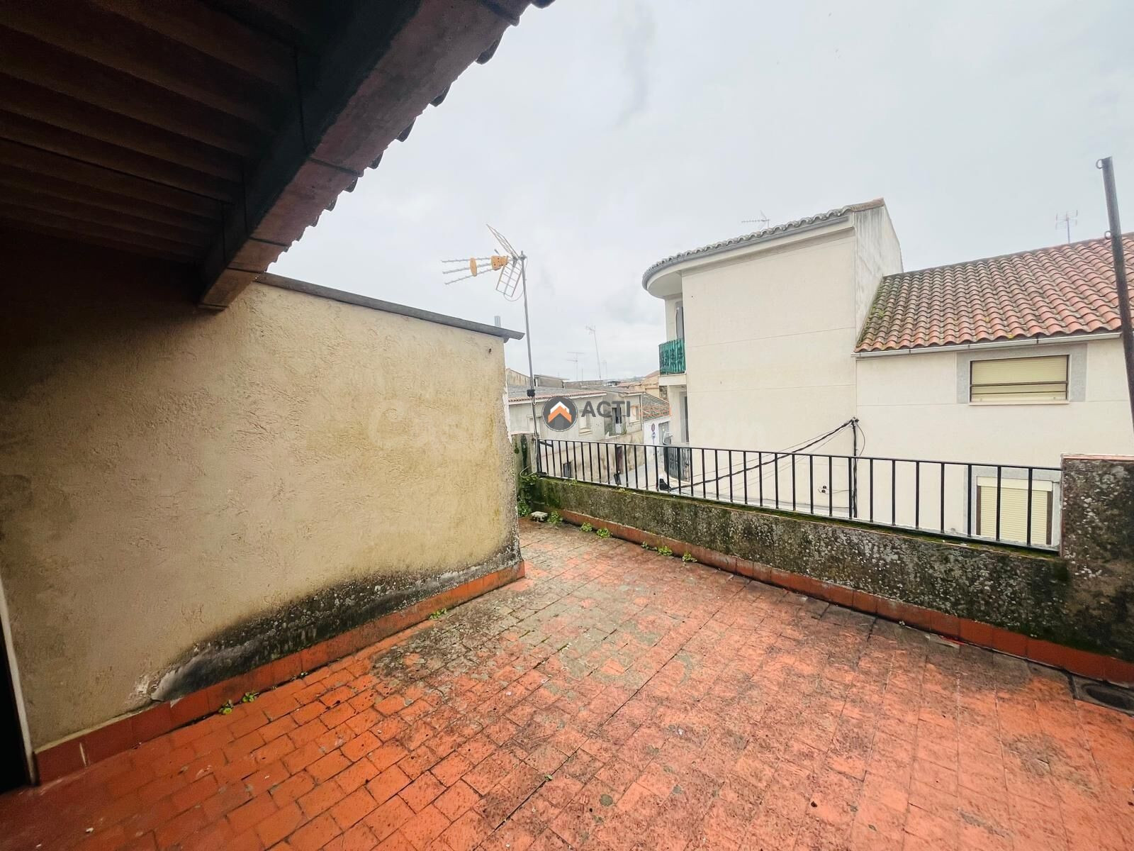 VENTA DE CASA A REFORMAR EN CASAR DE CACERES - foto 3