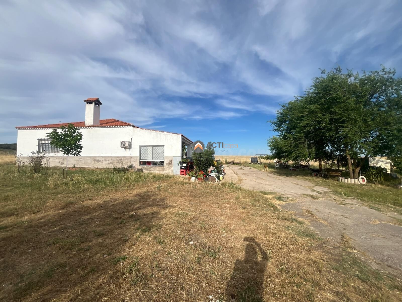 VENTA DE CASA CON TERRENO