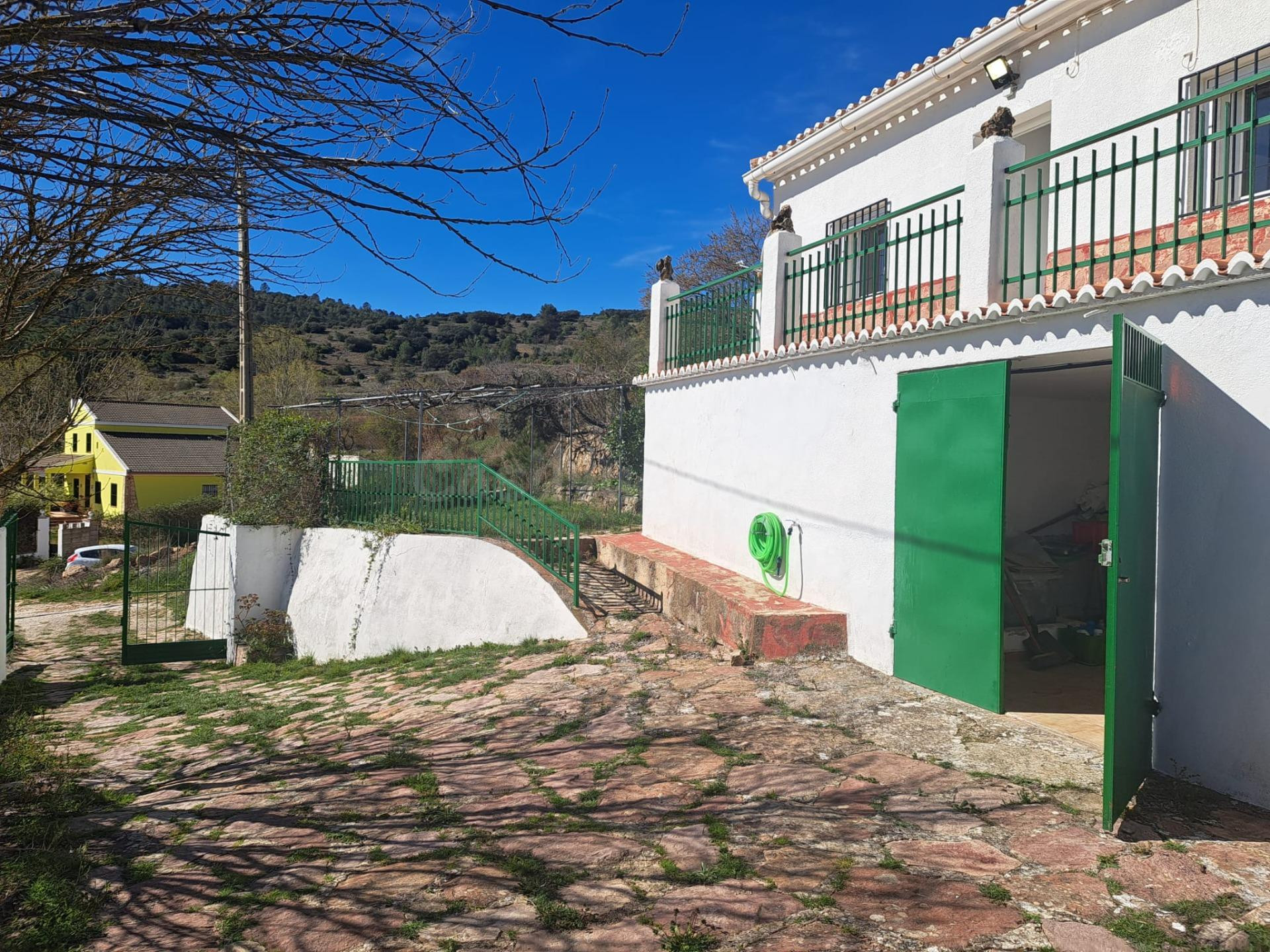 Chalet reformado en entorno rural con encanto en Aliaguilla
