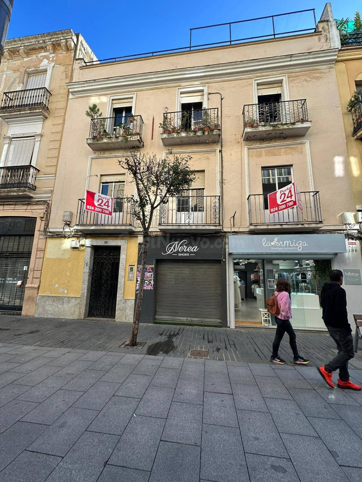 EDIFICIO EN VENTA EN LA CALLE MENACHO BADAJOZ. Rebajado en 104.000 €. Nuevo precio 595.000 €