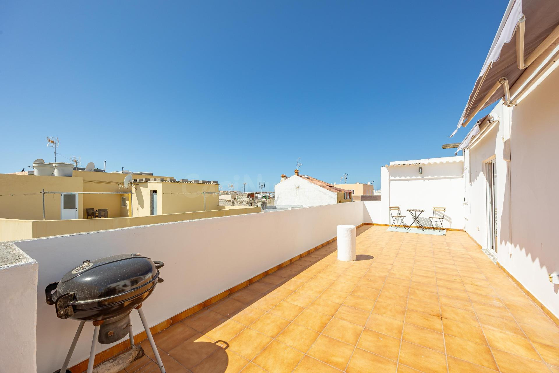 EL TABLERO – ÁTICO DE 2 DORMITORIOS CON TERRAZA DE 20 m2, SI - foto 2