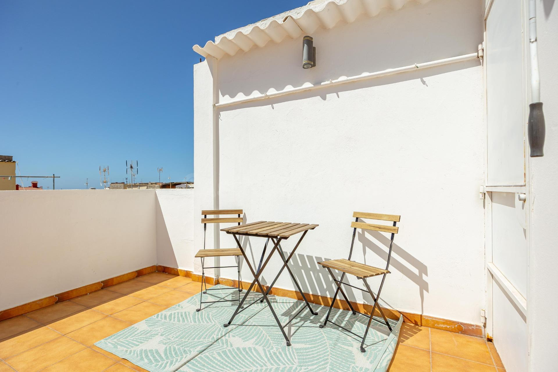 EL TABLERO – ÁTICO DE 2 DORMITORIOS CON TERRAZA DE 20 m2, SI - foto 3