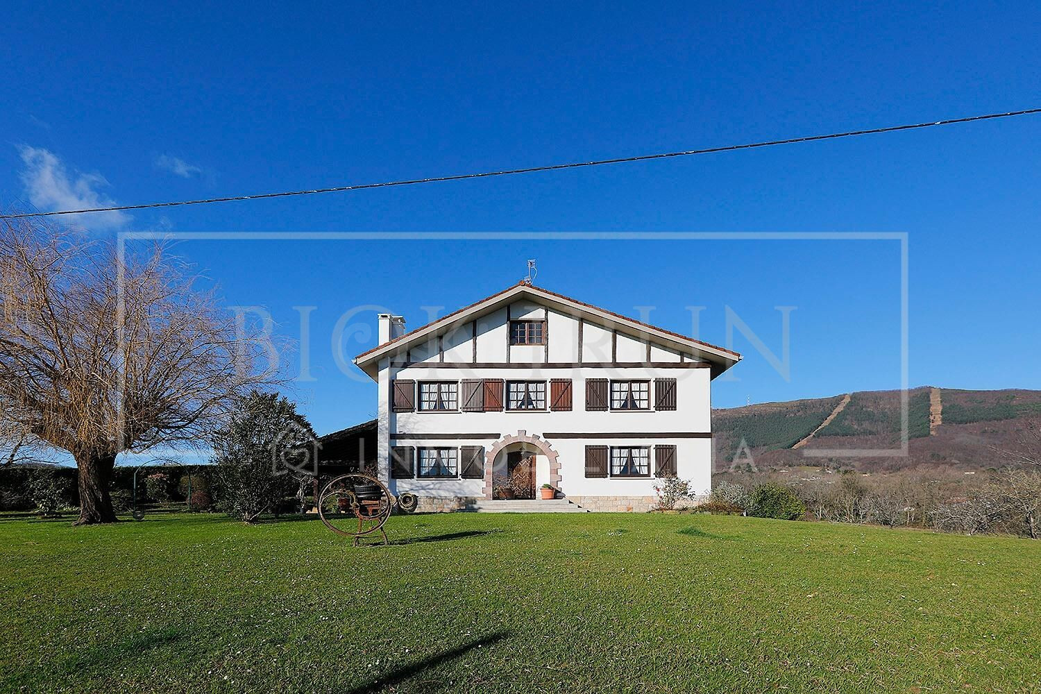 IMPRESIONANTE VILLA UNIFAMILIAR en Irun con Vistas Panorámic - foto 2