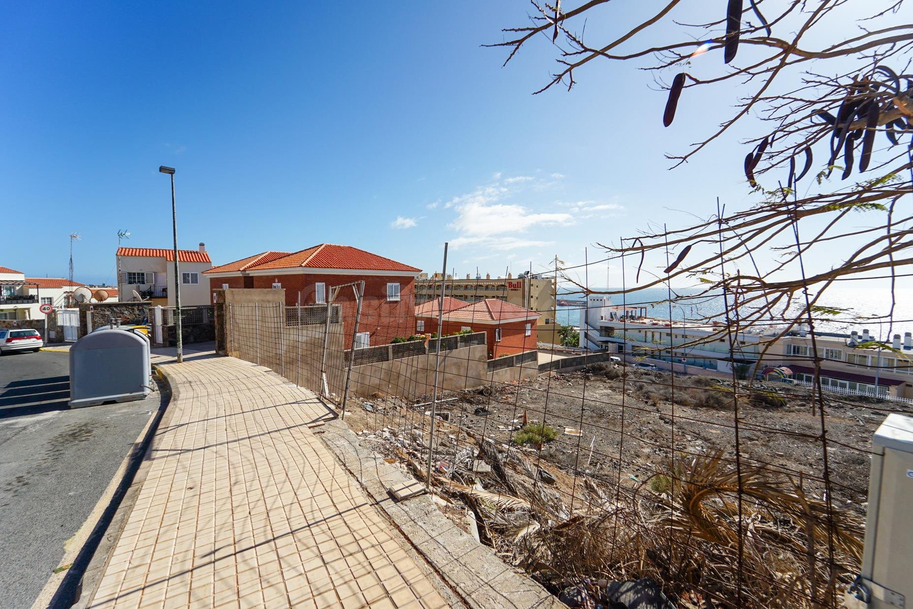 Terreno único en Arguineguín – 695 m2 con gran potencial y v - foto 2