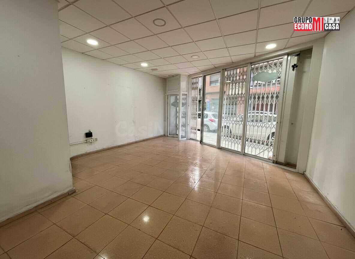 Local Comercial en Carolinas Altas. Alicante ( Disponible en venta o Alquiler/ 120.000€ / 700€/m )