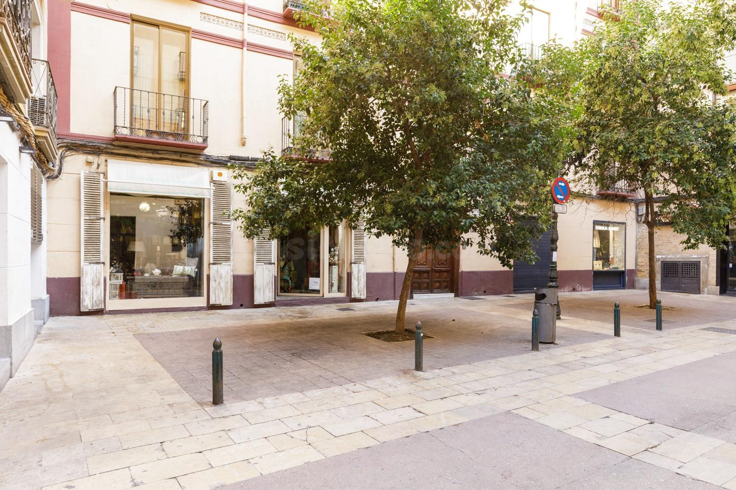 Local con encanto y luz natural en C/ Méndez Núñez, Casco Histórico de Zaragoza.