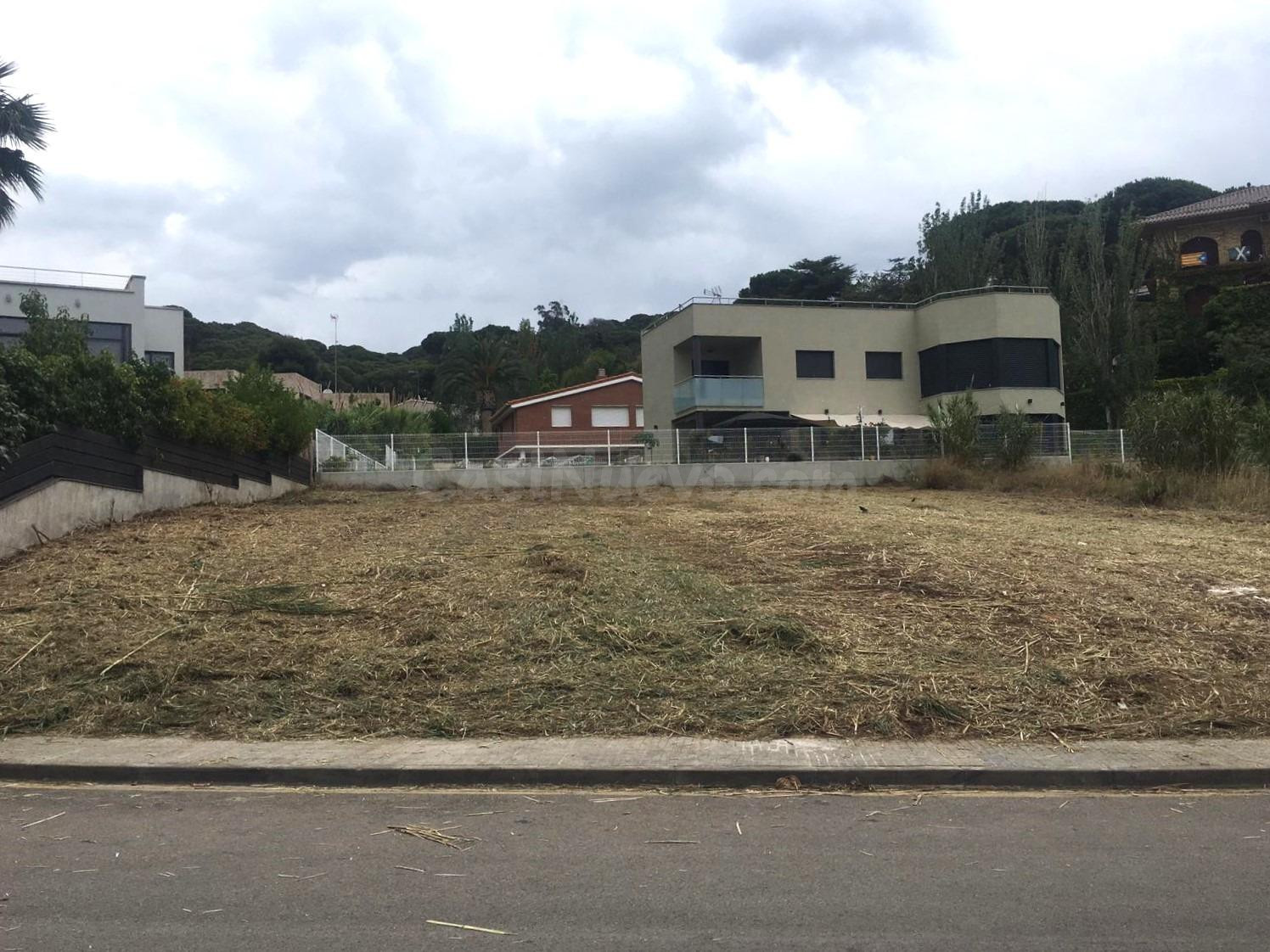 Terreno con vistas al mar edificable