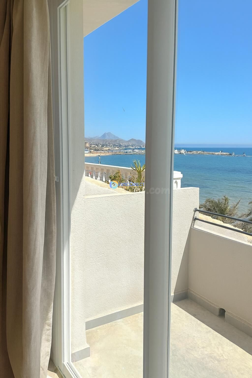 Villa en primera línea con elegancia atemporal | El Campello - foto 2