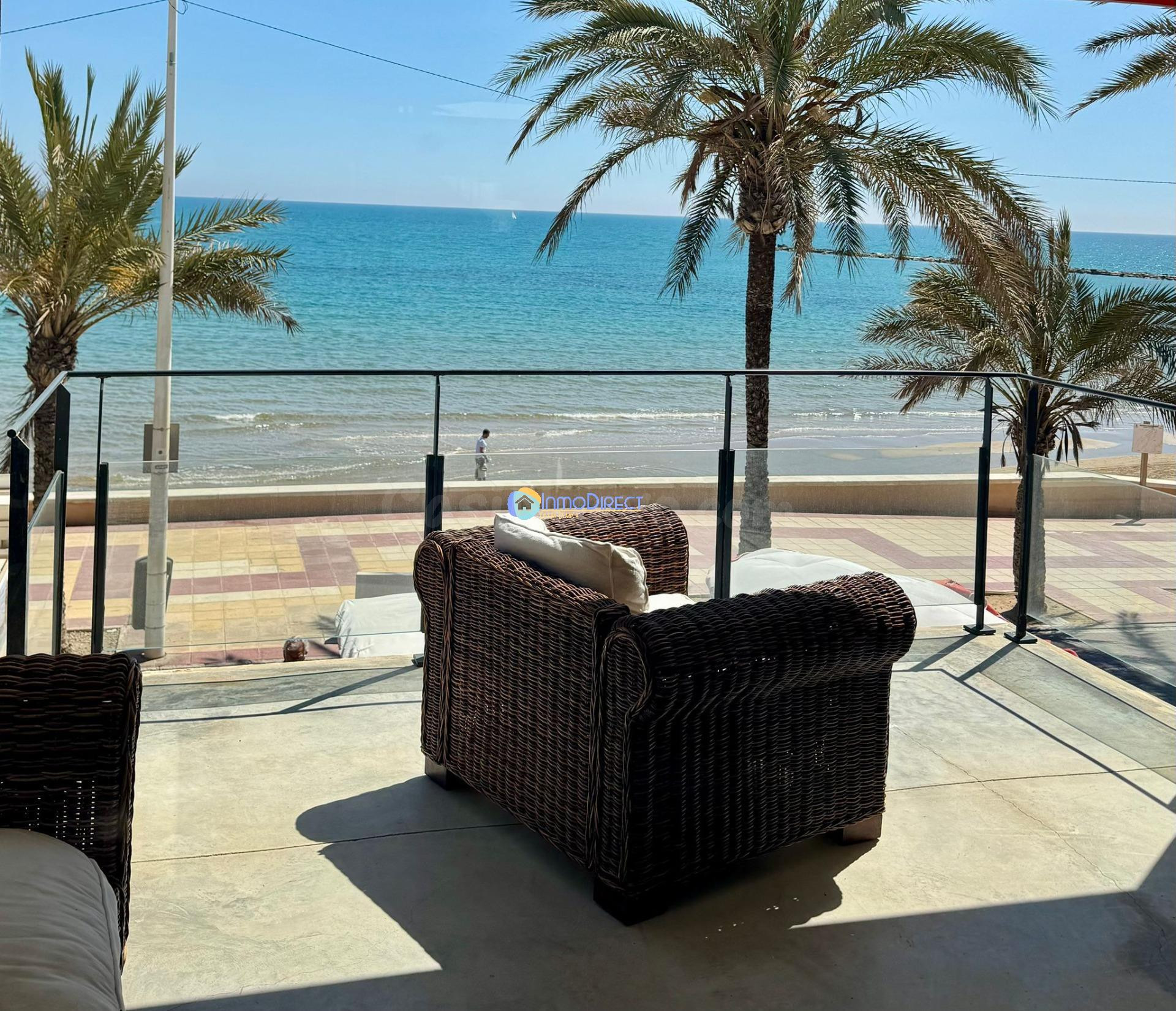 Villa en primera línea con elegancia atemporal | El Campello - foto 3