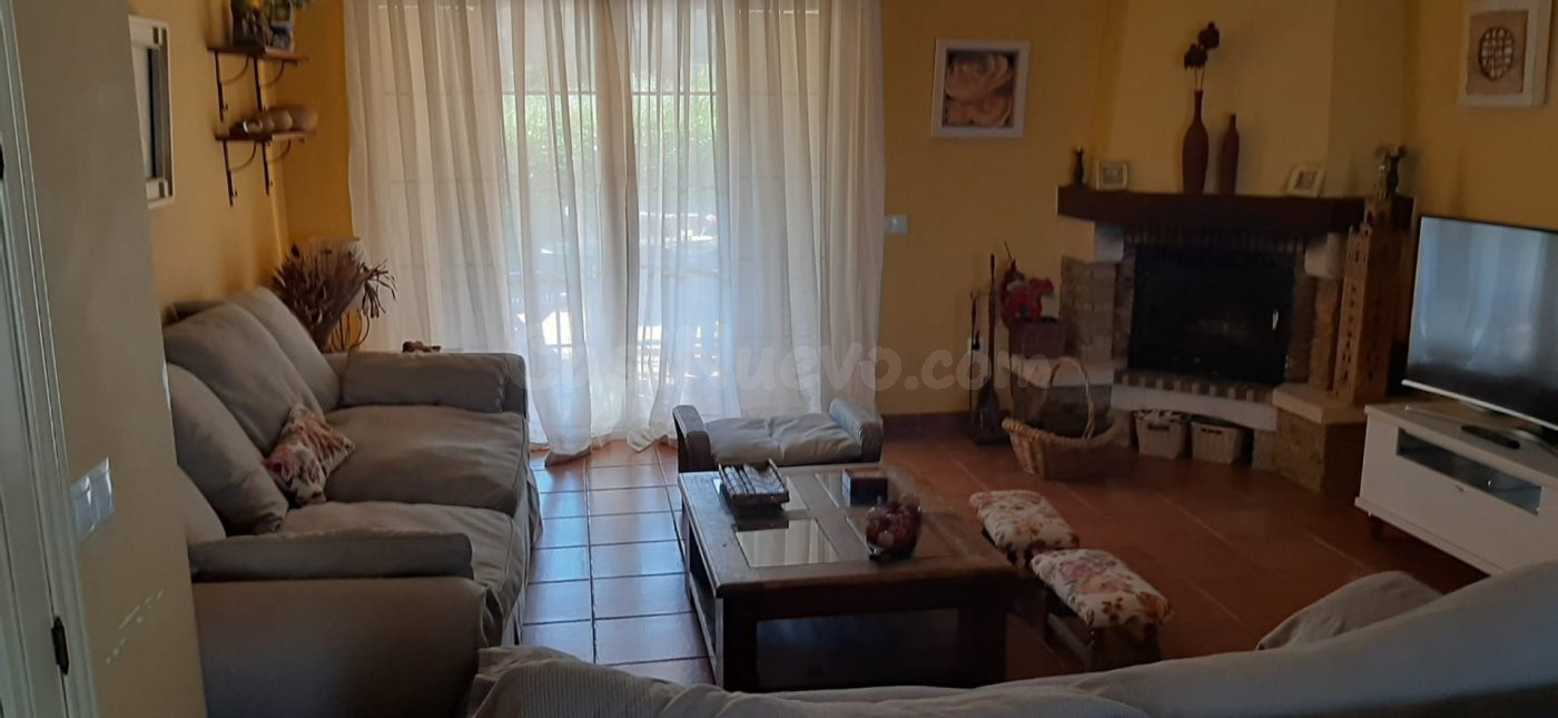 PRECIOSO CHALET CON DOS CASAS EN CUEVAS BAJAS - foto 4