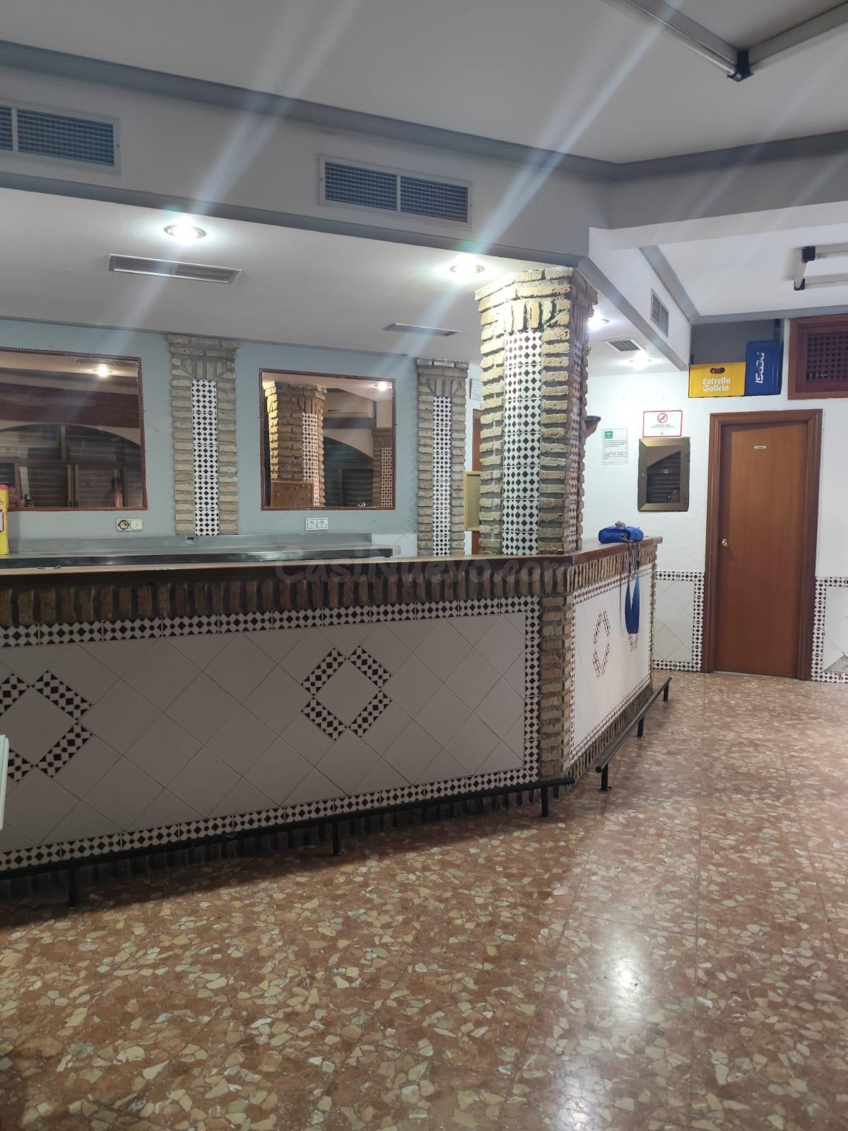 LOCAL ADAPTADO A BAR  CON LICENCIA DE APERTURA