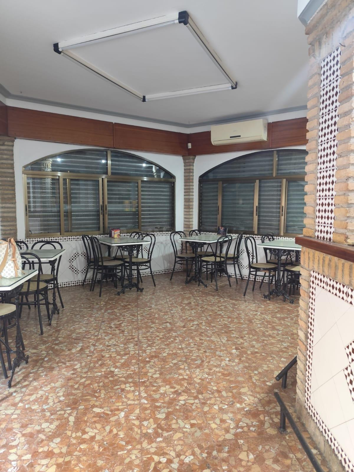 LOCAL ADAPTADO A BAR  CON LICENCIA DE APERTURA - foto 4