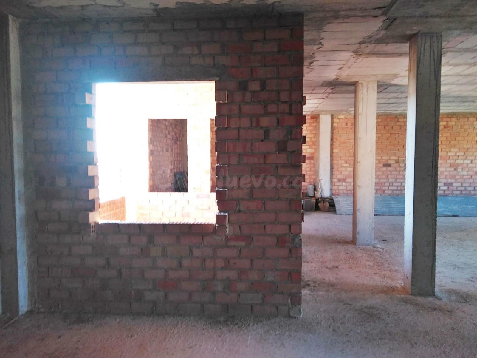 Casa EN OBRA de 450 m2 en Barriada del Ángel | Escrituras sólo de terreno / No hipotecable - foto 3