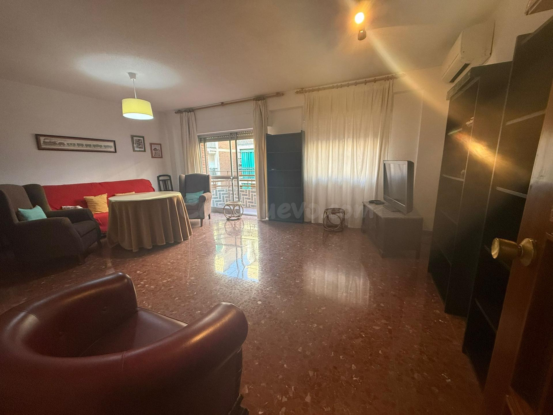 Piso de alquiler para estudiantes junto a Hotel Oxidado | De - foto 4