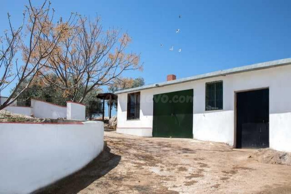 FINCA RÚSTICA JUNTO AL PANTANO DE SIERRA BOYERA - foto 3