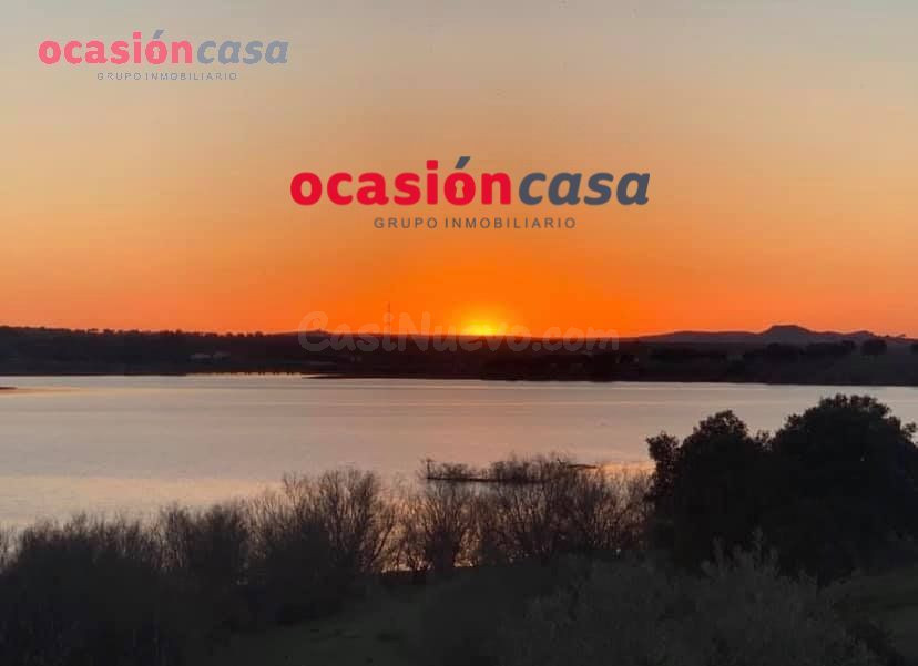 CHALET CON NAVE, OLIVOS Y PISCINA CON INCREIBLES VISTAS