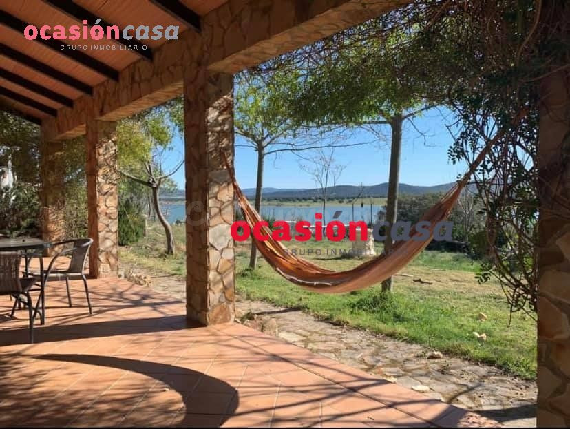CHALET CON NAVE, OLIVOS Y PISCINA CON INCREIBLES VISTAS - foto 4