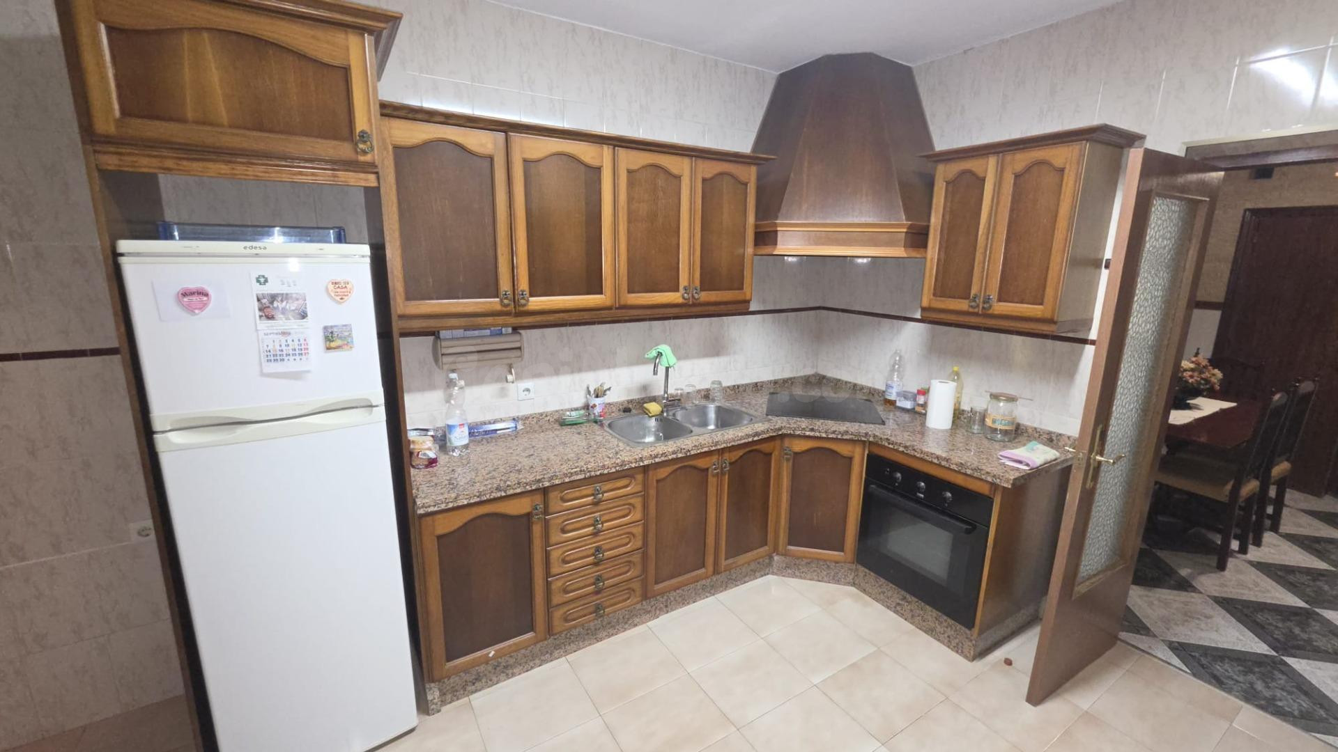 CASA CON TEJADO NUEVO A LA VENTA EN EL CENTRO - foto 4