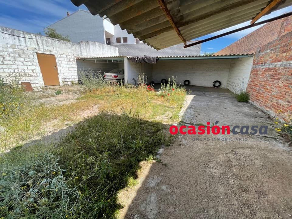 AMPLIO SOLAR CON CASA A LA VENTA - foto 4