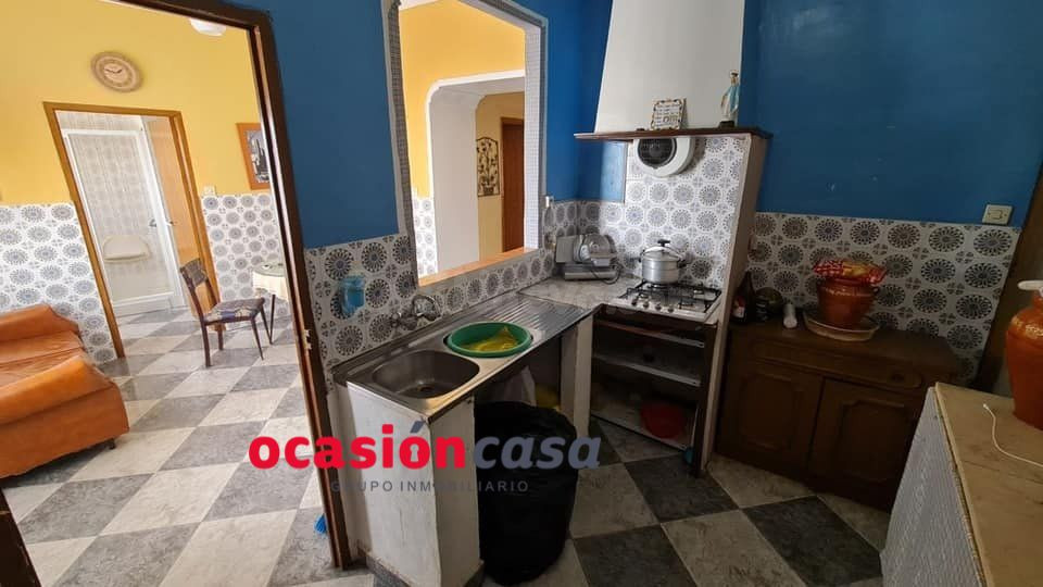 CASA CON GRAN PATIO A LA VENTA - foto 4