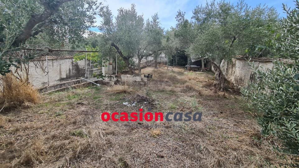 CASA CON GRAN PATIO A LA VENTA - foto 5