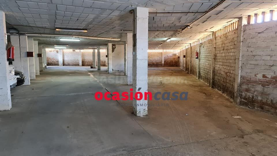 PLAZAS DE GARAJE (33) A LA VENTA EN EL CENTRO DE PUEBLONUEVO - foto 2
