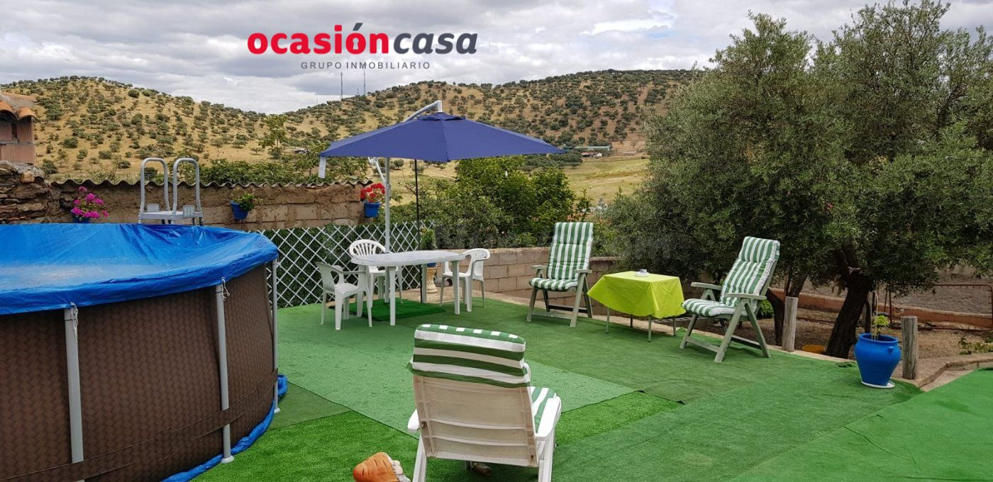 CASA CON TEJADO NUEVO Y GRAN PATIO EN VVA DEL REY - foto 4