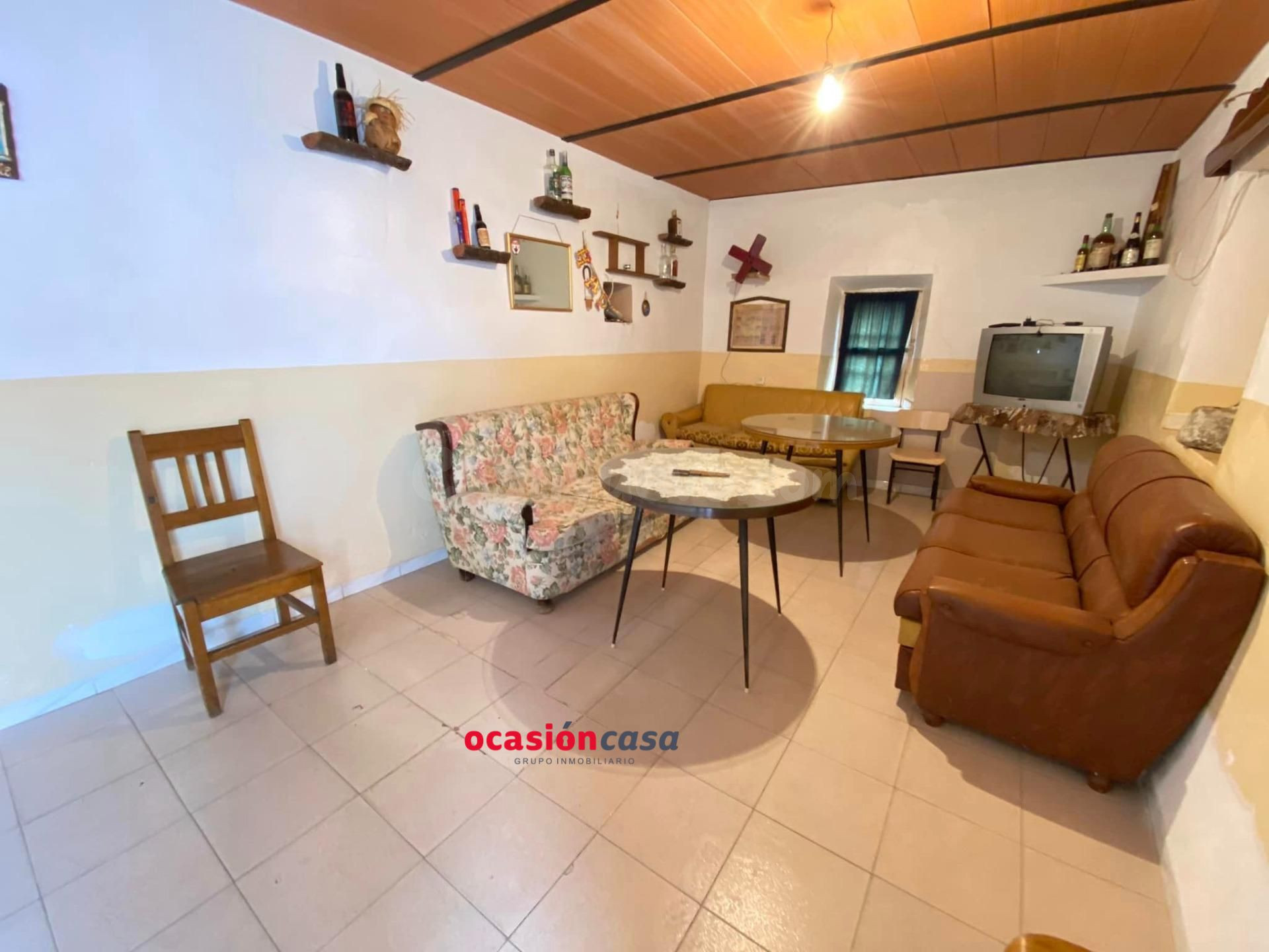 CASA CON TEJADO NUEVO A LA VENTA