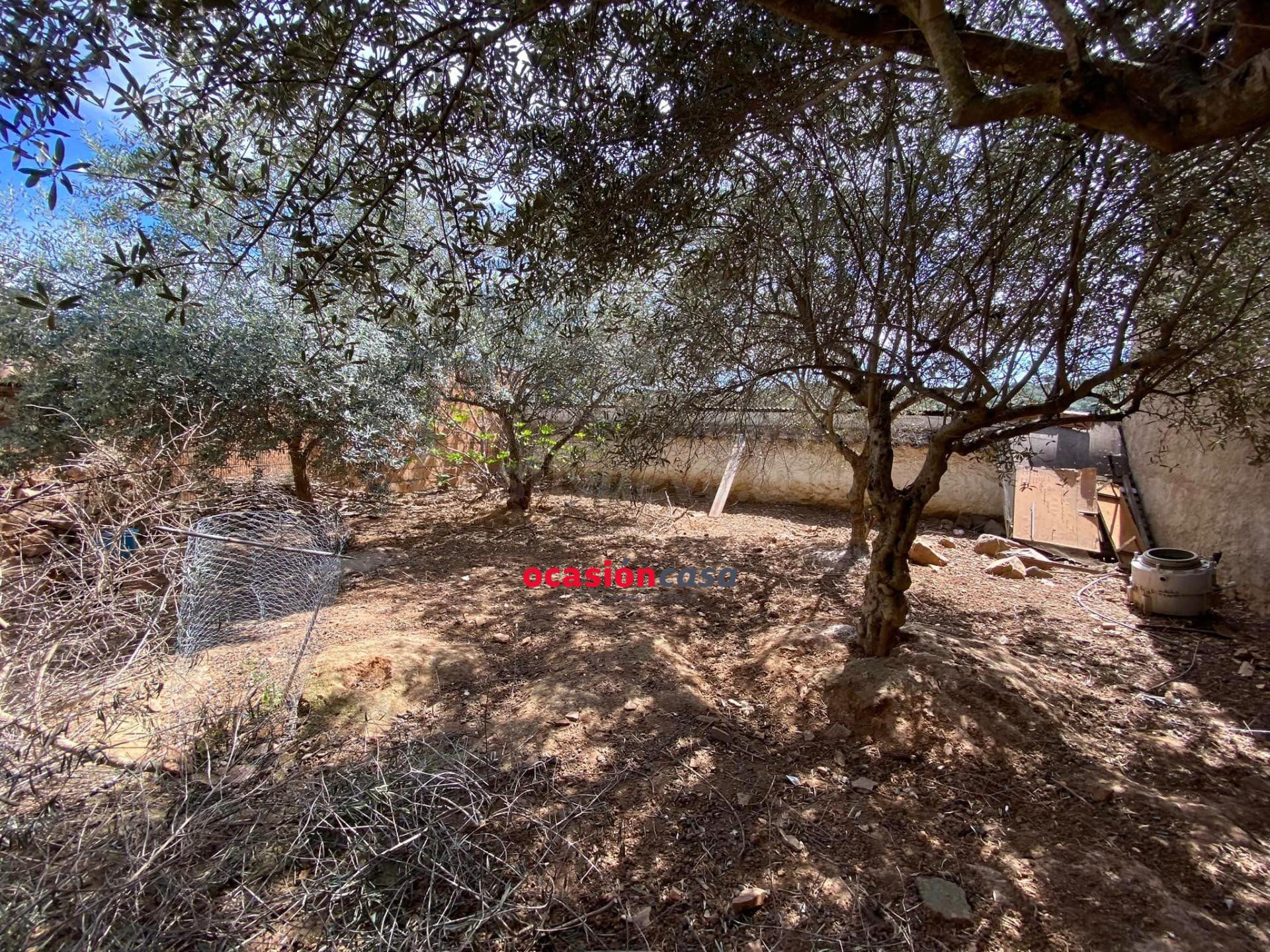 COCHERA CON PATIO A LA VENTA