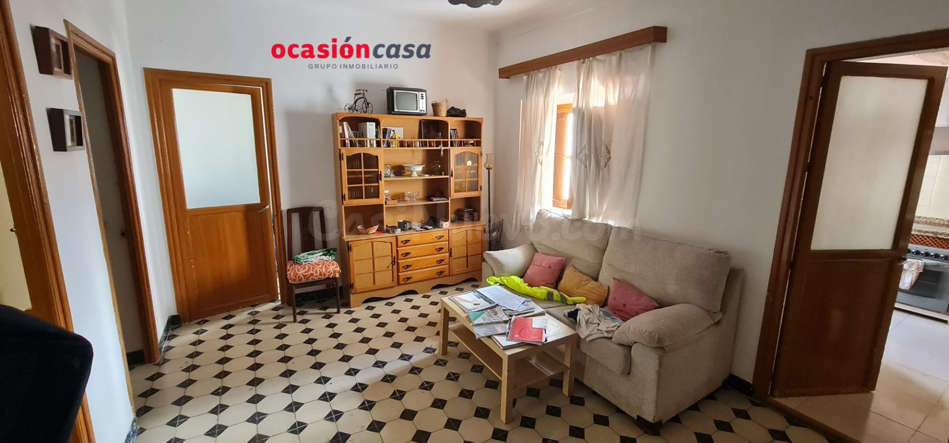 CASA Y PISO A LA VENTA EN EL CENTRO DE PUEBLONUEVO
