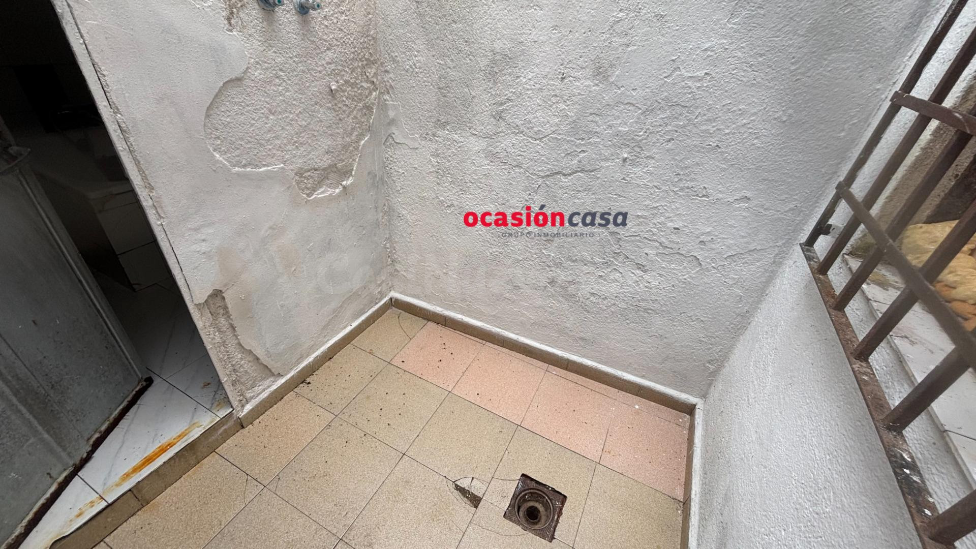 CASA TIPO APARTAMENTO PARA TERMINAR DE REFORMAR - foto 5