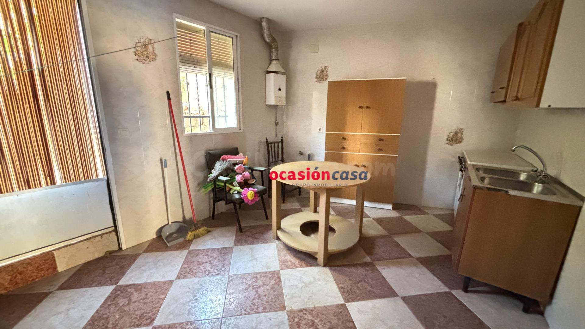 CASA CON TEJADO NUEVO A LA VENTA