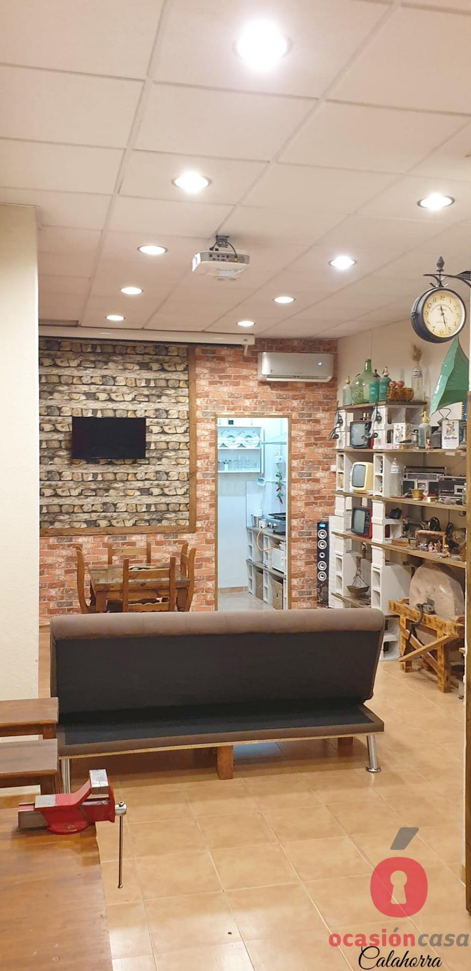 LOCAL EN ZONA HESPERIA - ¡DISPONIBLE EN ALQUILER!