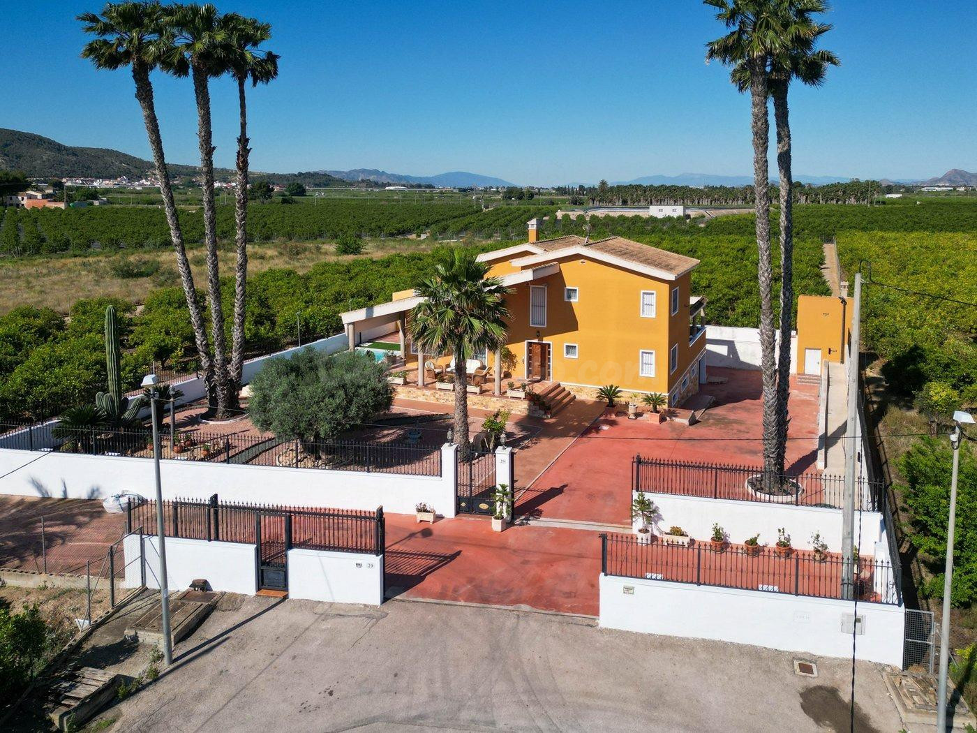 🏡 Exclusivo chalet en Correntías Medias (Orihuela) con finca privada de 9.480 m2 - foto 2