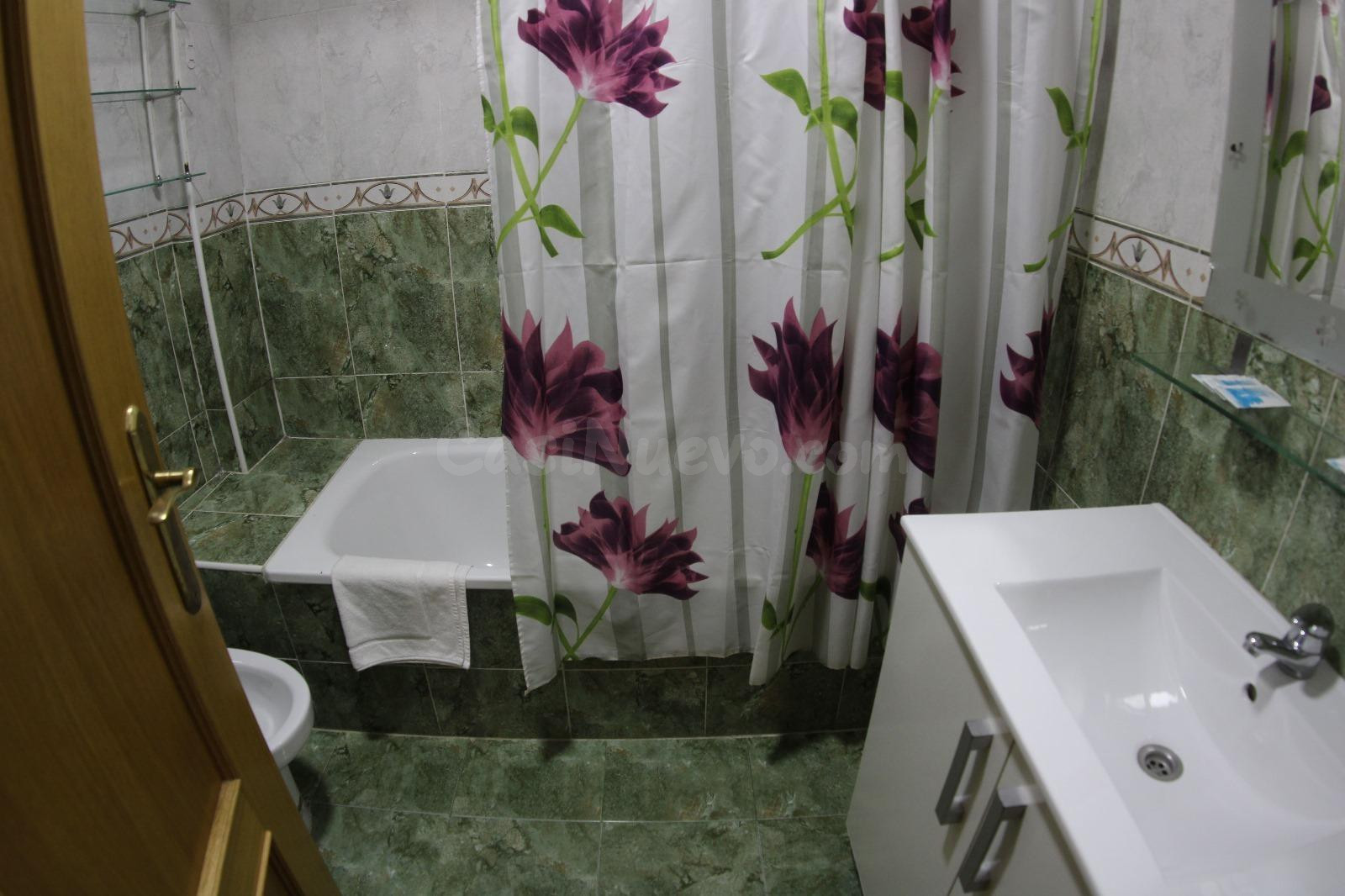 🏡 Vivienda de 3 Dormitorios y 2 Baños en el Corazón de Torrevieja – ¡Listo para Entrar a Vivir! - foto 5