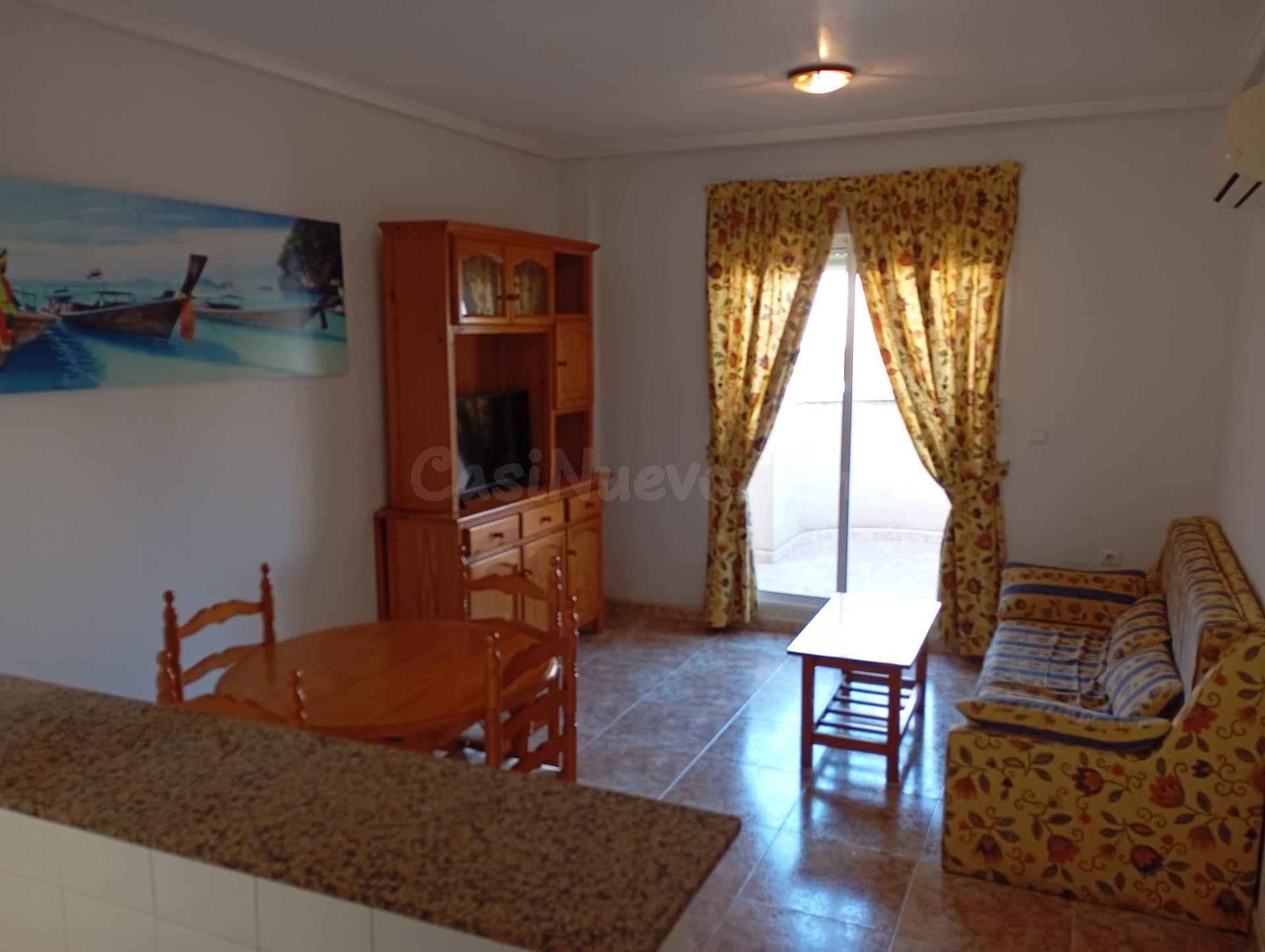Ático Céntrico en Torrevieja con Balcón – 2 Dormitorios - foto 2