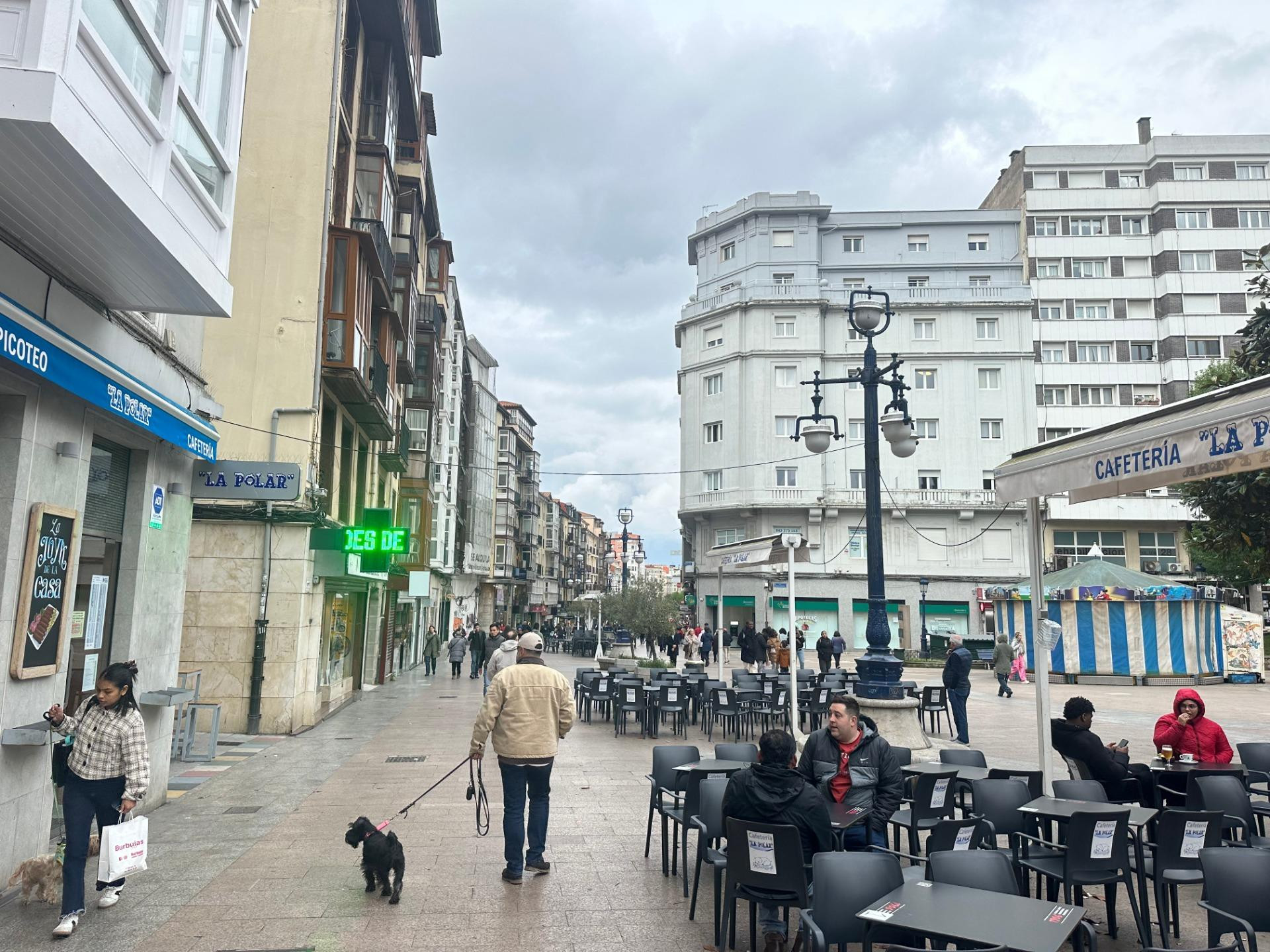 Local comercial en alquiler en Santander – Calle peatonal y  - foto 2