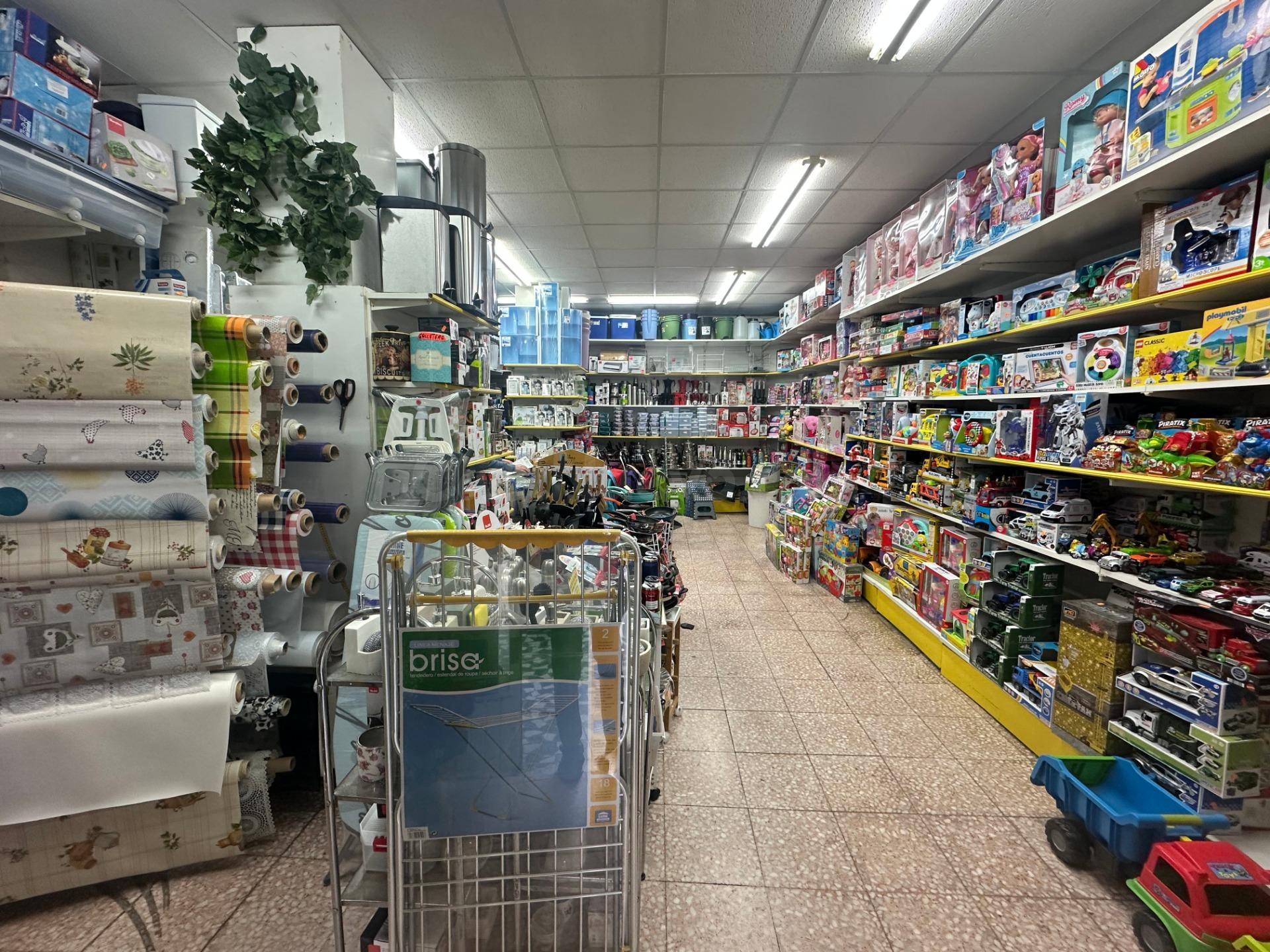 Local comercial en alquiler en Santander – Calle peatonal y  - foto 4