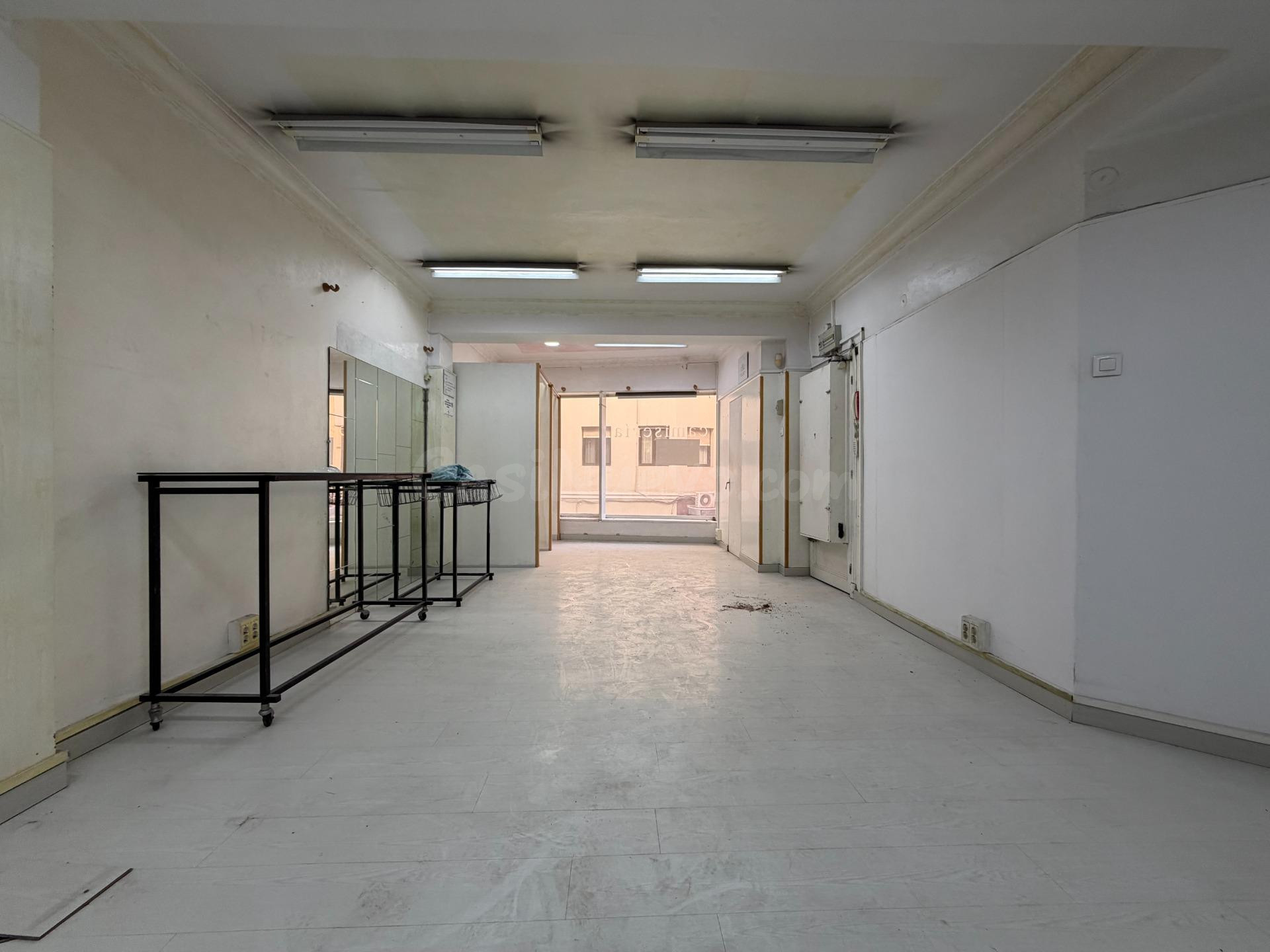 Oficina en Alquiler en el Centro de Santander – Ideal Profesionales, Gran Visibilidad