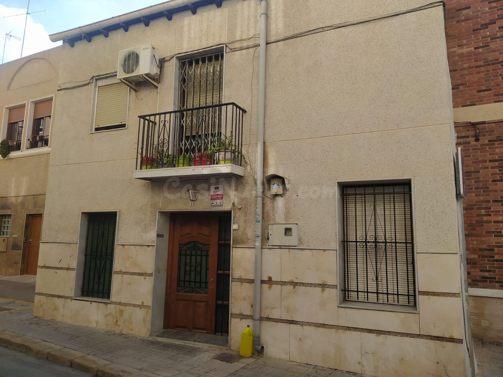 Casa de dos plantas en el Raval