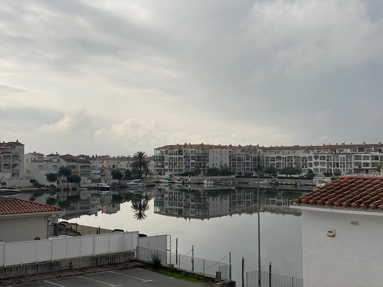 Hogar de obra nueva con vistas al Lago Sant Maurici y todas 