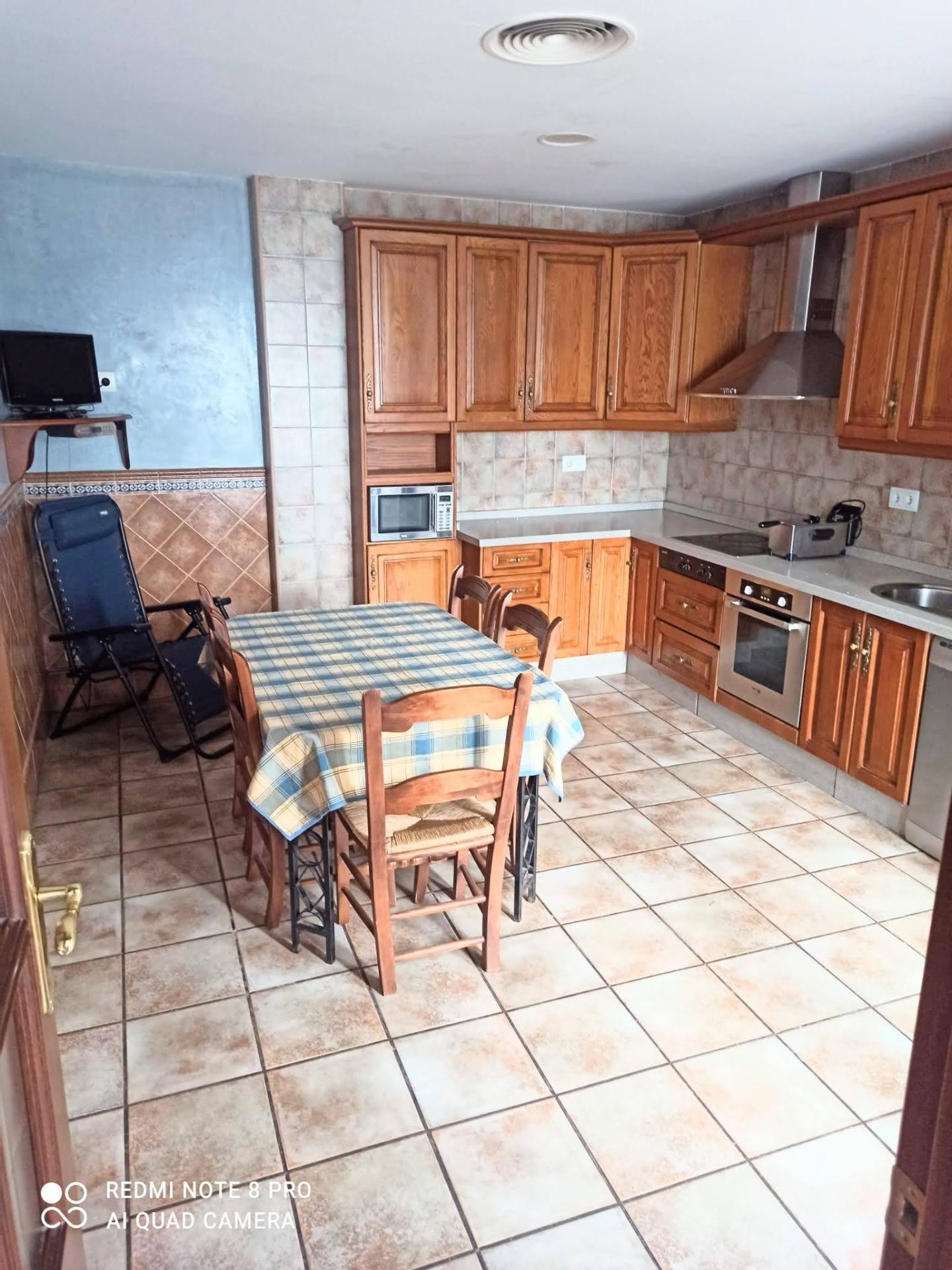 Casa con nave en el bajo en venta. - foto 2